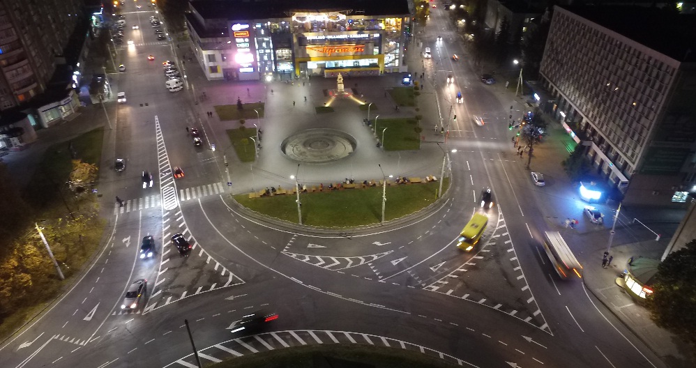 Перехрестя з автомобілями